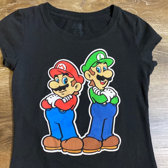 Super Mario brothers T-shirt - Picture 3 of 5